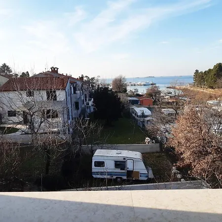 House Uli Near The Guest house 3*