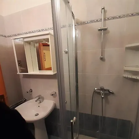 House Uli Near The Guest house 3*